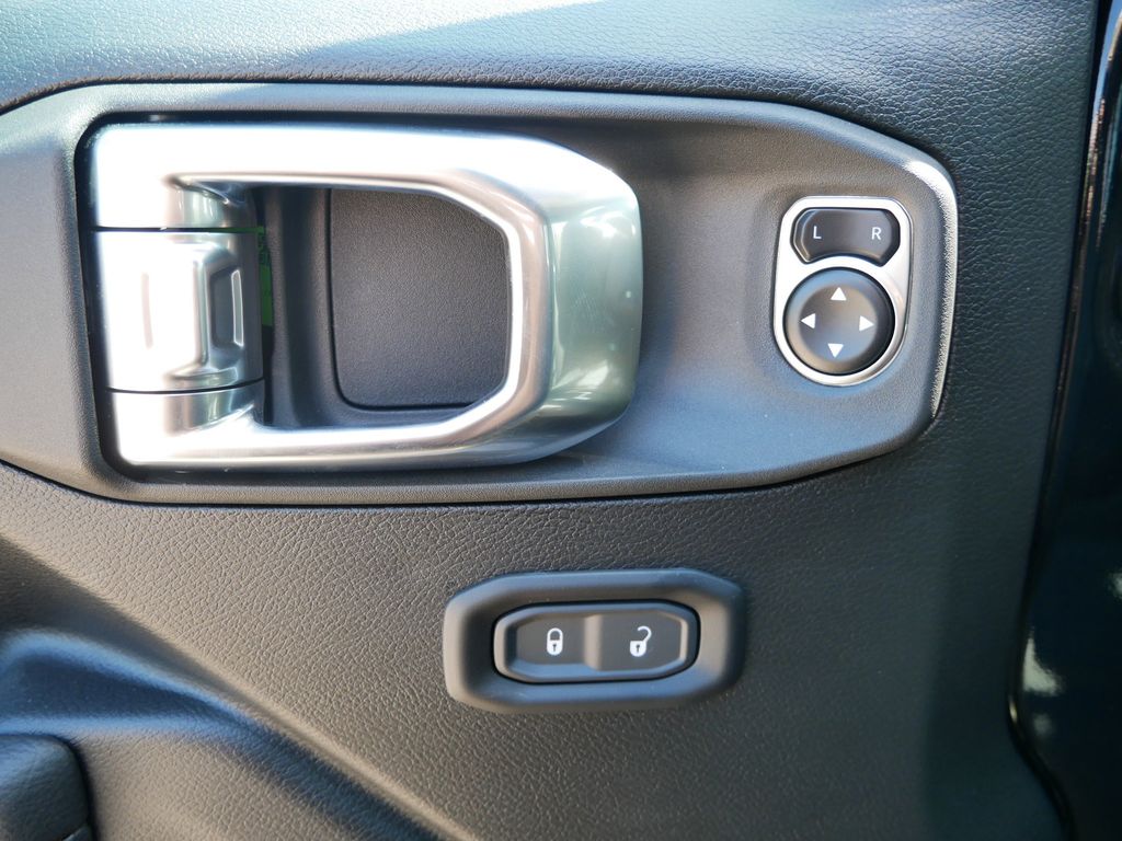 2025 Jeep Wrangler Sport 4xe 32