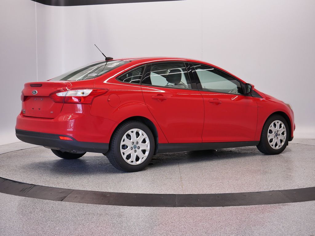 Thumbnail: 2012 Ford Focus - 6