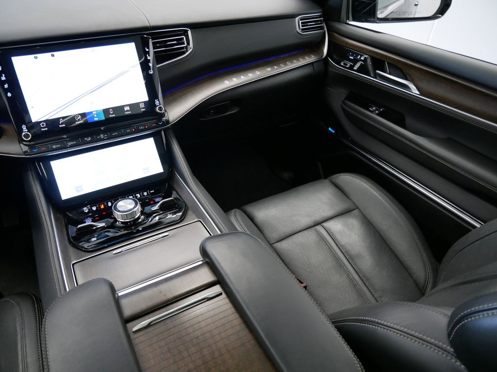 Thumbnail: 2023 Jeep Grand Wagoneer - 20