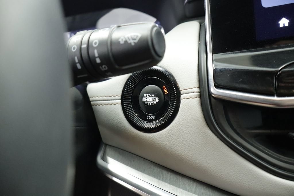 Thumbnail: 2023 Jeep Compass - 32