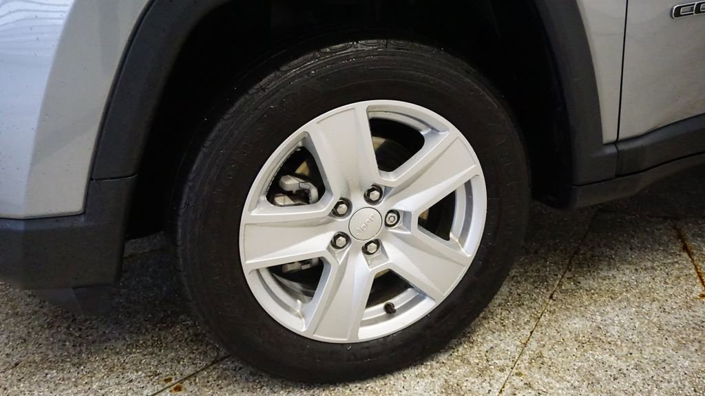 Thumbnail: 2022 Jeep Compass - 10