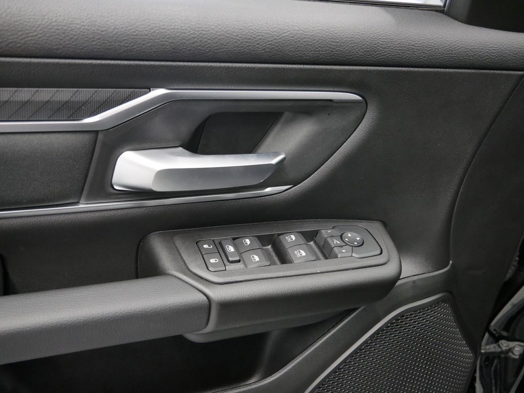 Thumbnail: 2026 RAM 1500 - 6