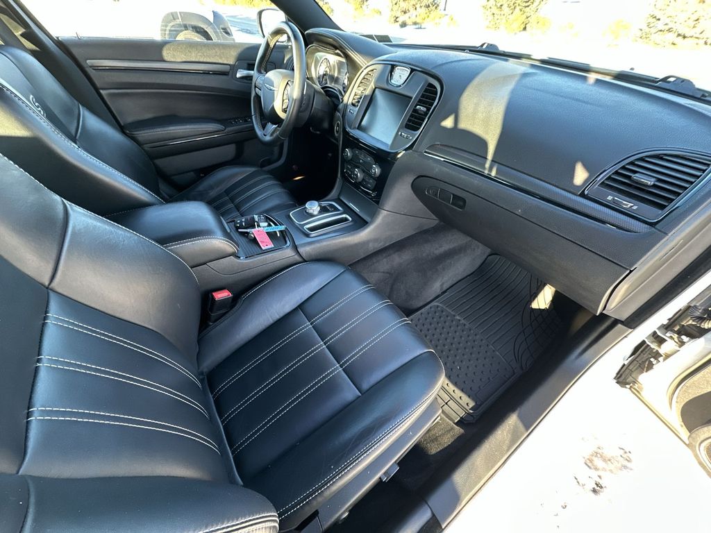 Thumbnail: 2016 Chrysler 300 - 22