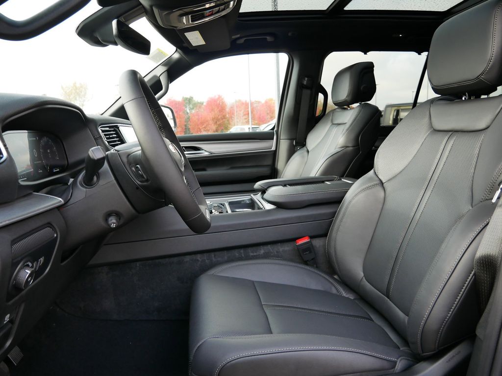 Thumbnail: 2025 Jeep Wagoneer - 3