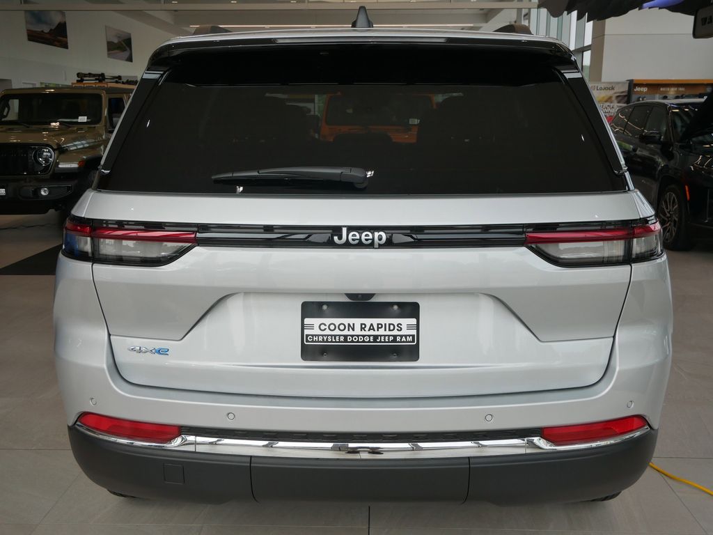 Thumbnail: 2025 Jeep Grand Cherokee - 3