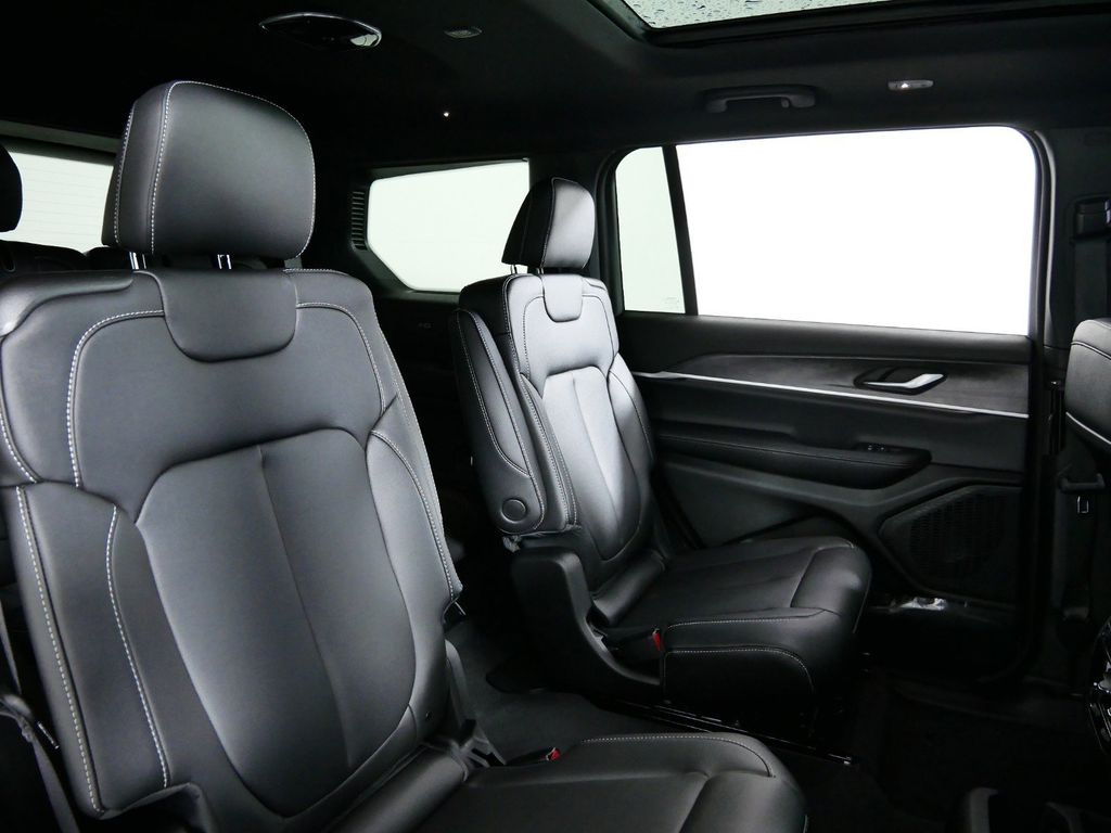 Thumbnail: 2025 Jeep Grand Cherokee L - 27