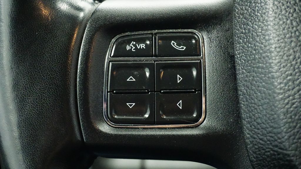 Thumbnail: 2019 RAM 1500 Classic - 37