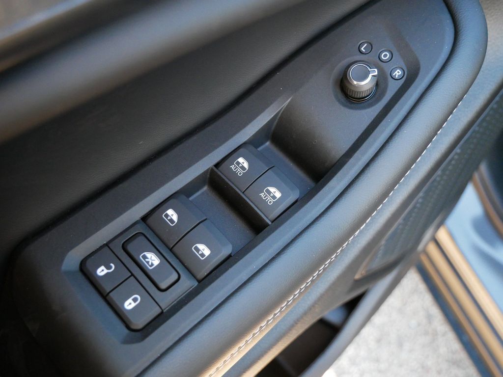 Thumbnail: 2025 Jeep Grand Cherokee - 34