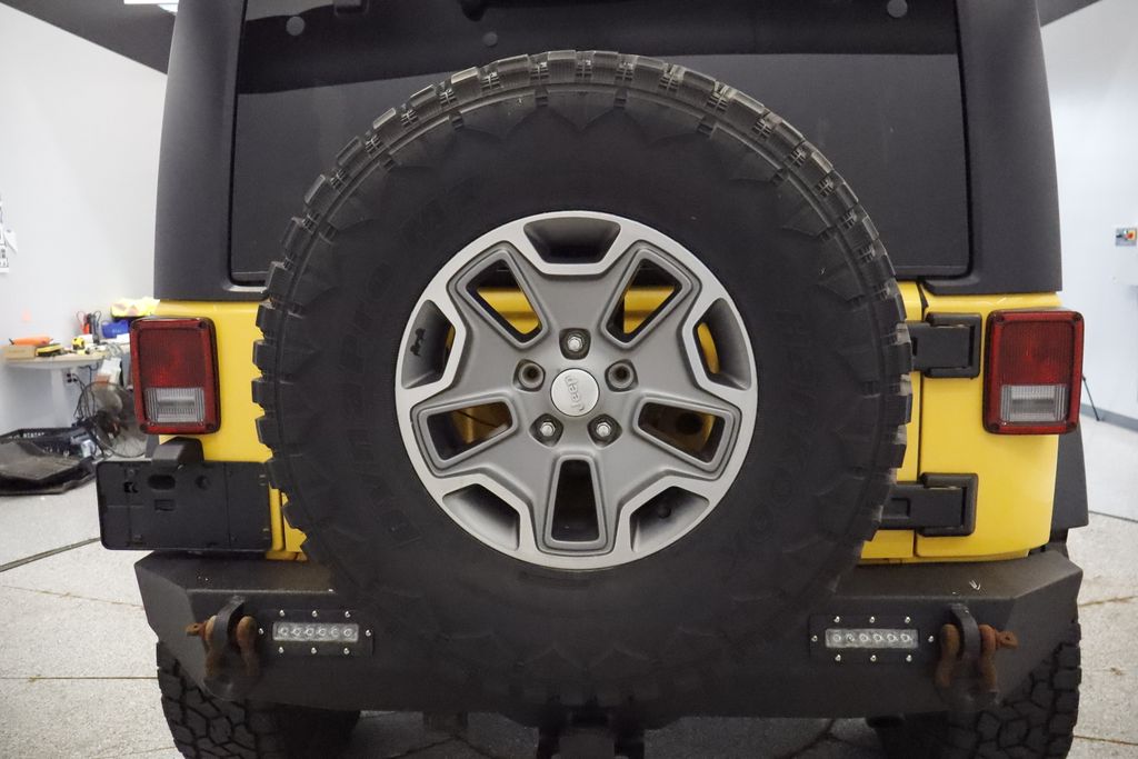 Thumbnail: 2015 Jeep Wrangler - 12