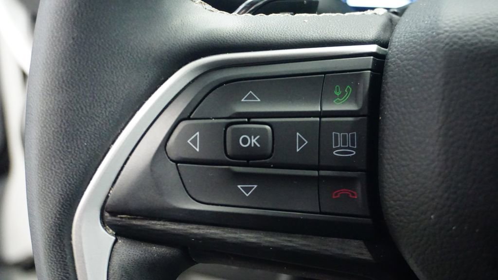 Thumbnail: 2023 Jeep Grand Cherokee L - 32