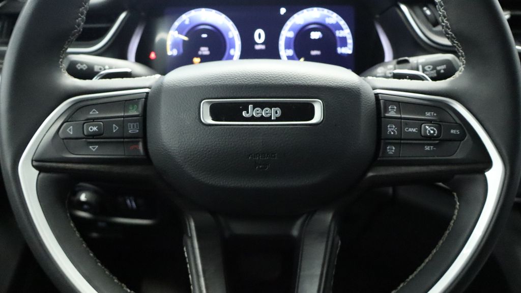 Thumbnail: 2023 Jeep Grand Cherokee - 34