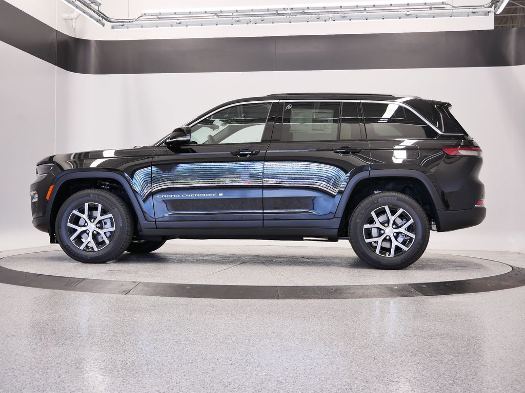 Thumbnail: 2025 Jeep Grand Cherokee - 43