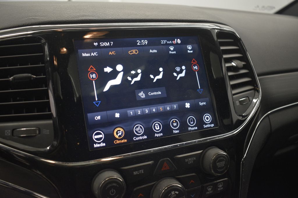 Thumbnail: 2020 Jeep Grand Cherokee - 24