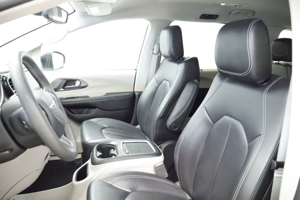 Thumbnail: 2023 Chrysler Pacifica - 28