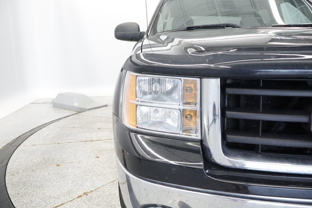 Thumbnail: 2011 GMC Sierra 1500 - 13