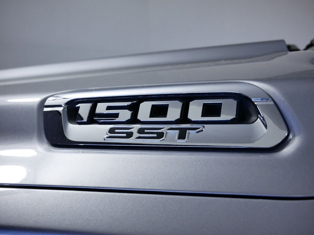 Thumbnail: 2025 RAM 1500 - 18