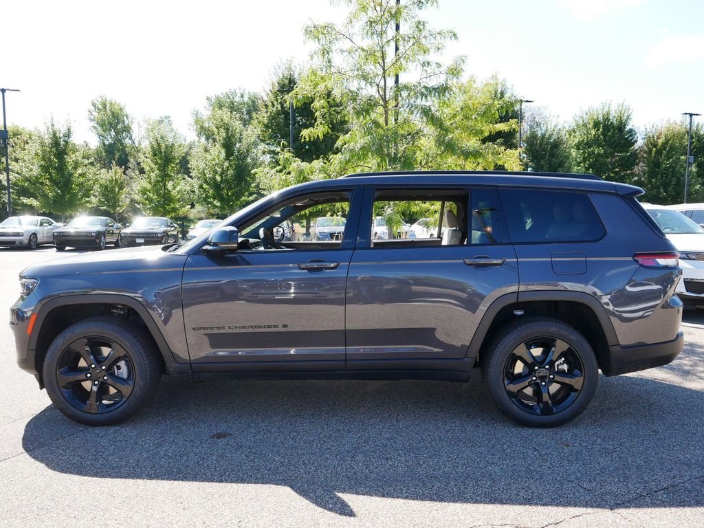 Thumbnail: 2025 Jeep Grand Cherokee L - 18