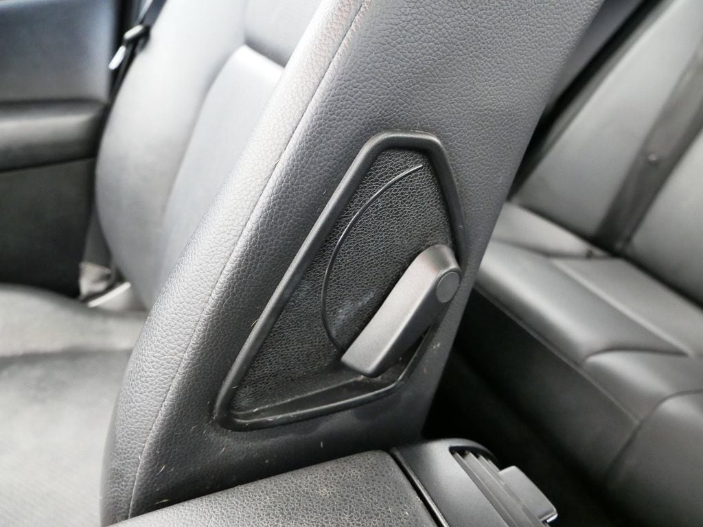 Thumbnail: 2011 Mercedes-Benz C-Class - 44