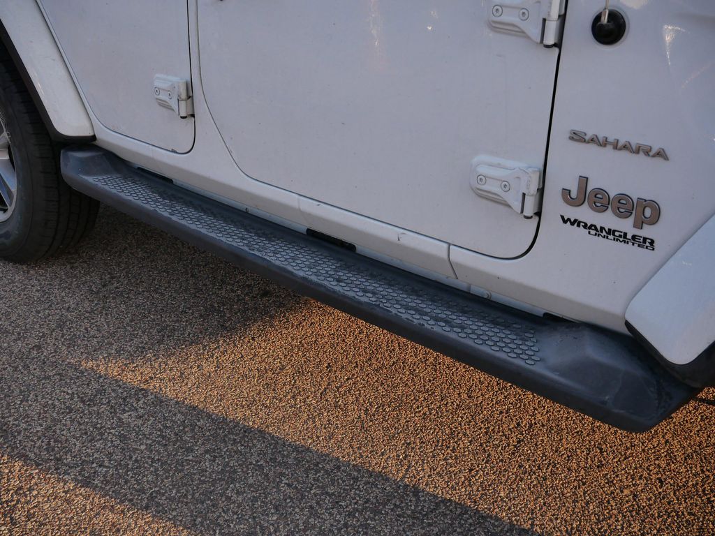 Thumbnail: 2019 Jeep Wrangler - 17