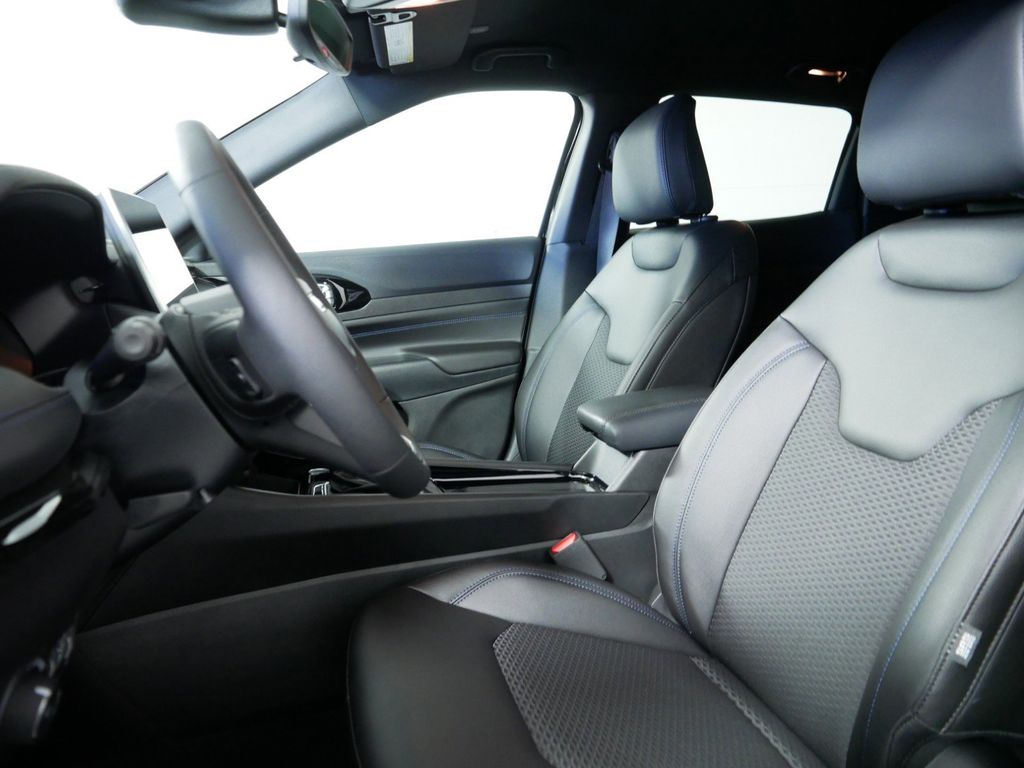 Thumbnail: 2025 Jeep Compass - 34