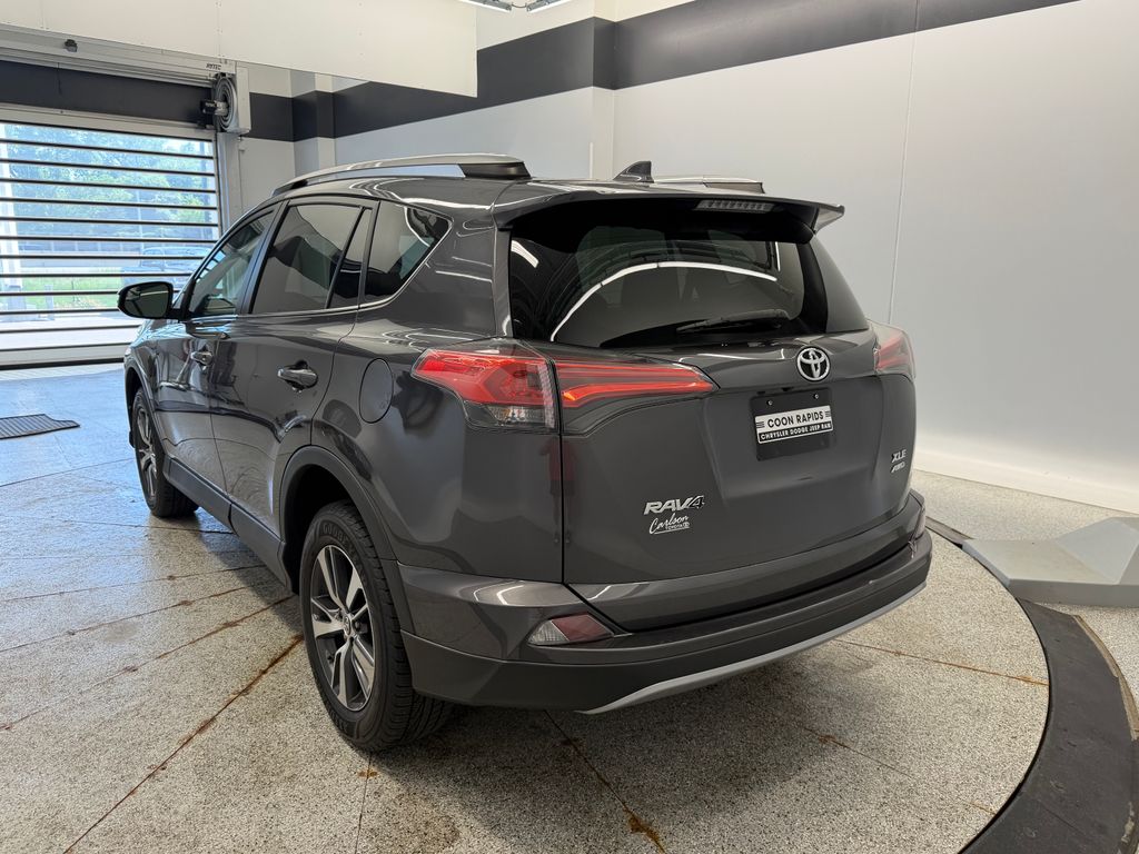 Thumbnail: 2017 Toyota RAV4 - 8