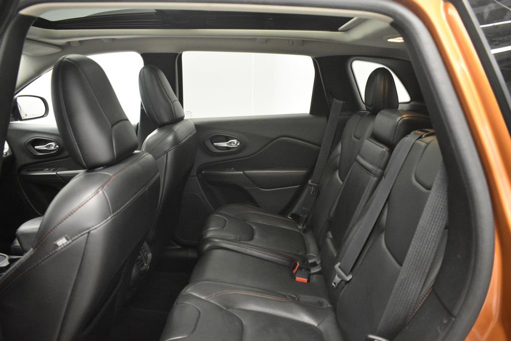 Thumbnail: 2016 Jeep Cherokee - 31