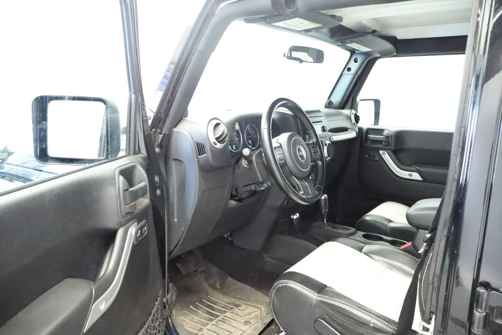 Thumbnail: 2011 Jeep Wrangler - 19