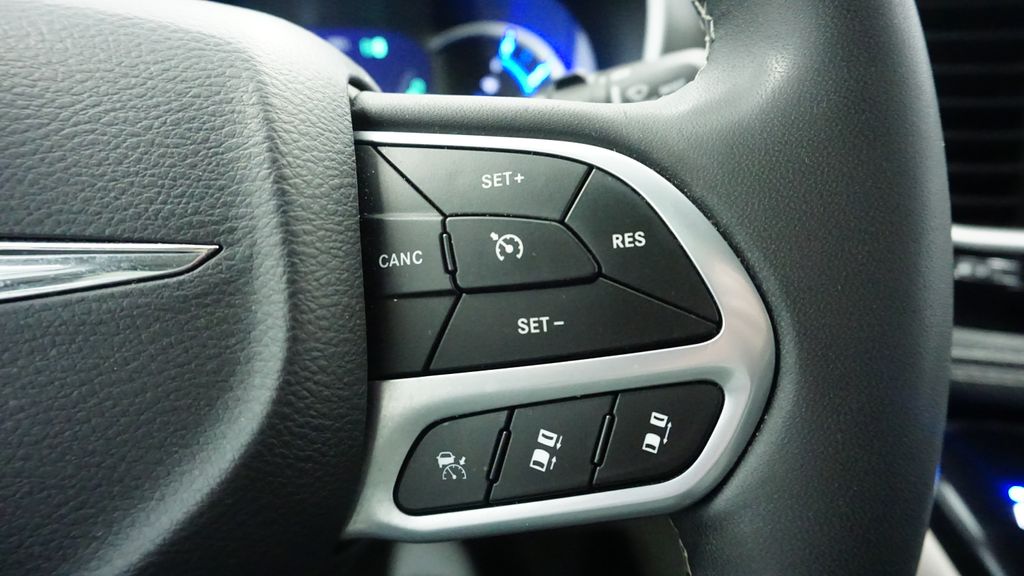 Thumbnail: 2024 Chrysler Pacifica - 36