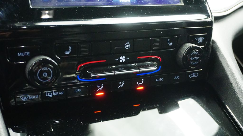 Thumbnail: 2022 Jeep Grand Cherokee L - 28