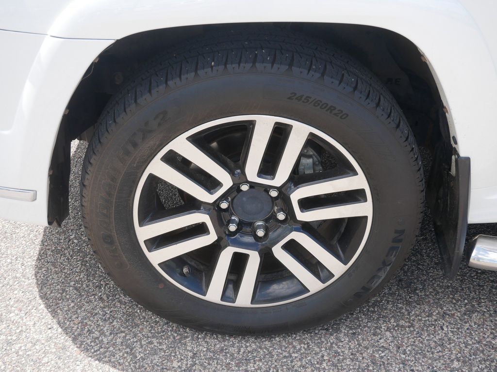 Thumbnail: 2019 Toyota 4Runner - 12