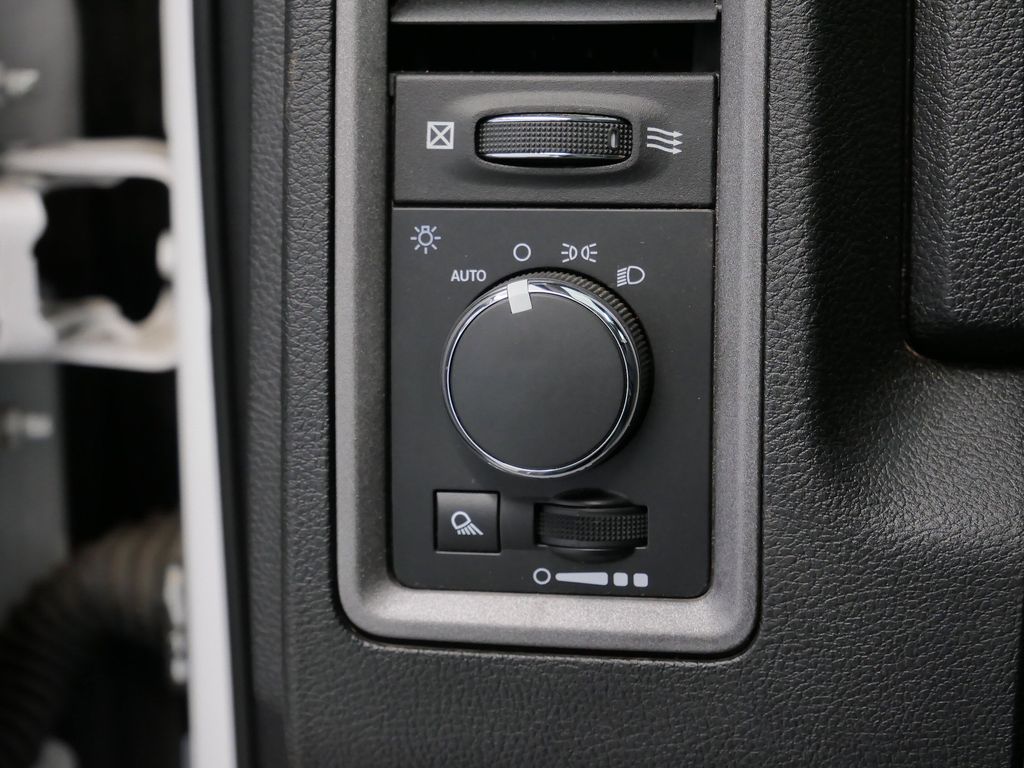 Thumbnail: 2021 RAM 1500 Classic - 19