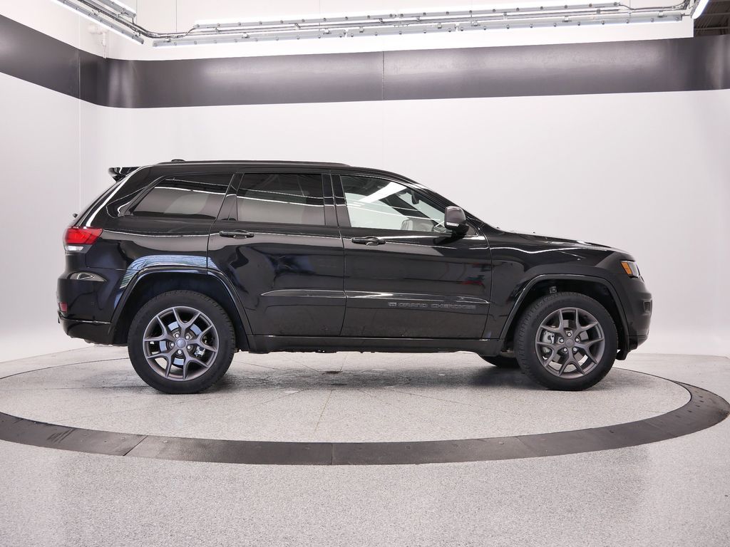 Thumbnail: 2021 Jeep Grand Cherokee - 8