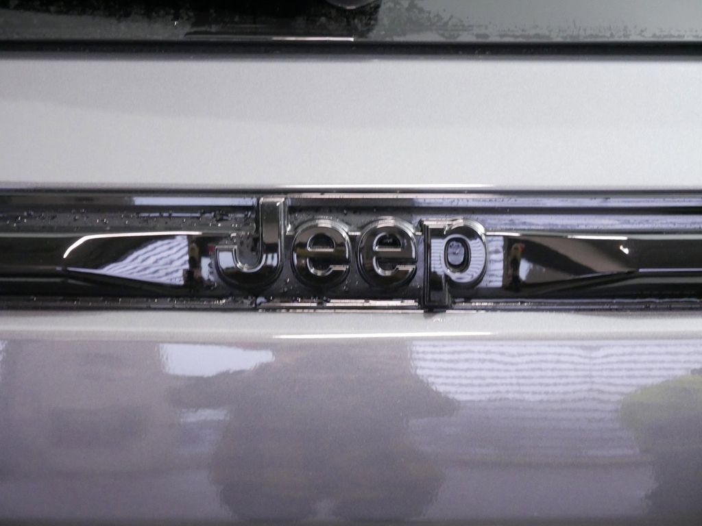 Thumbnail: 2025 Jeep Grand Cherokee - 13