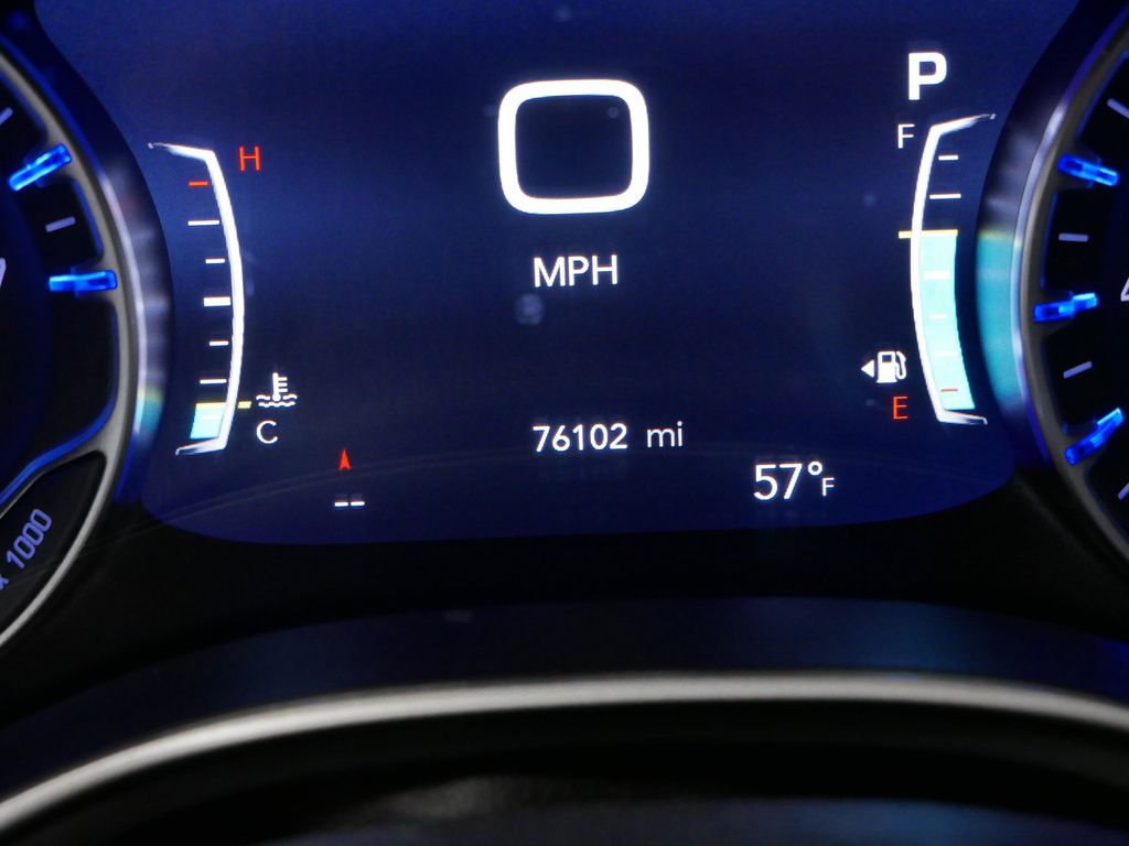 Thumbnail: 2021 Chrysler Pacifica - 29