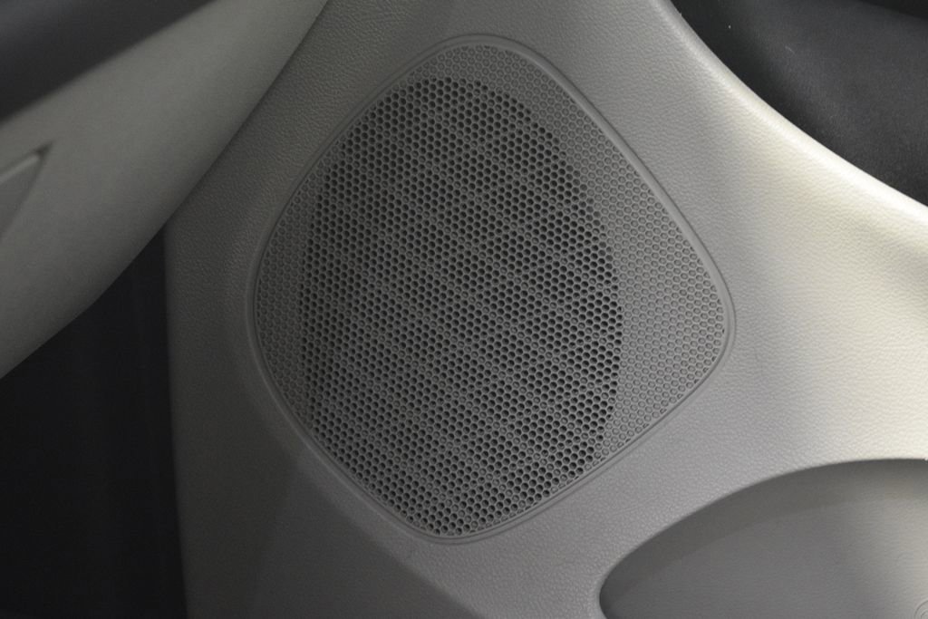 Thumbnail: 2014 Chrysler Town & Country - 46