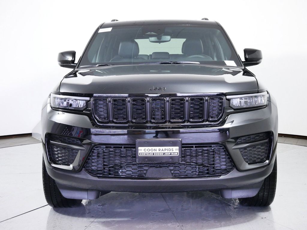 2024 Jeep Grand Cherokee Altitude 4
