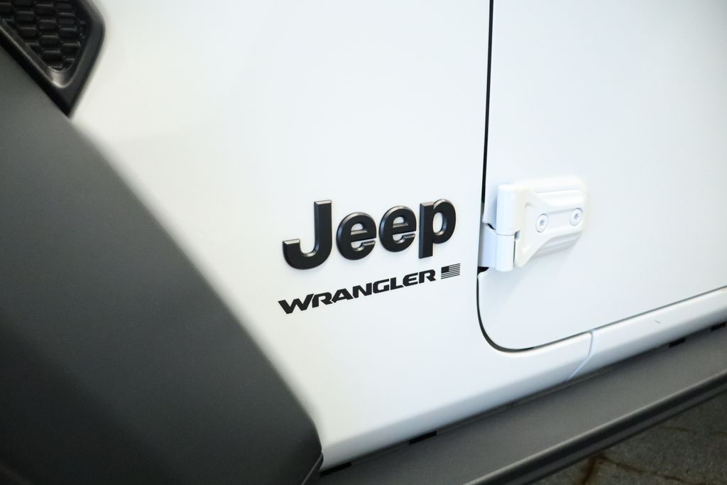Thumbnail: 2026 Jeep Wrangler - 14