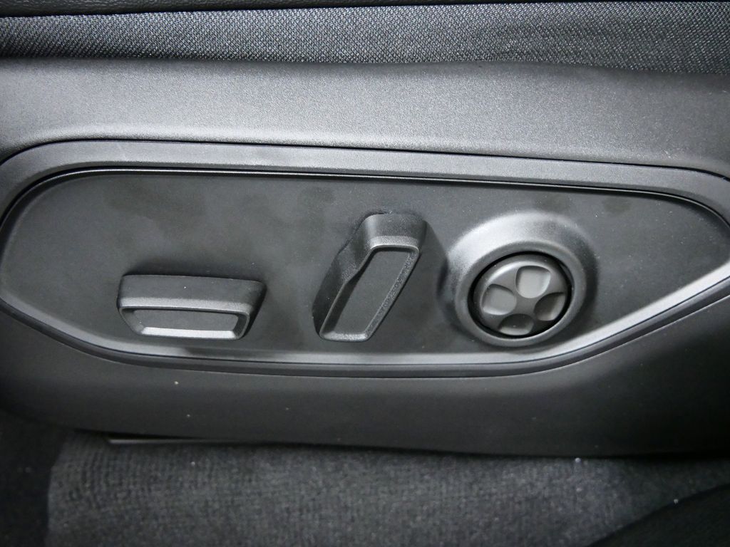 Thumbnail: 2024 Jeep Grand Cherokee - 36