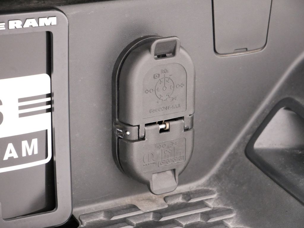 Thumbnail: 2025 RAM 1500 - 13