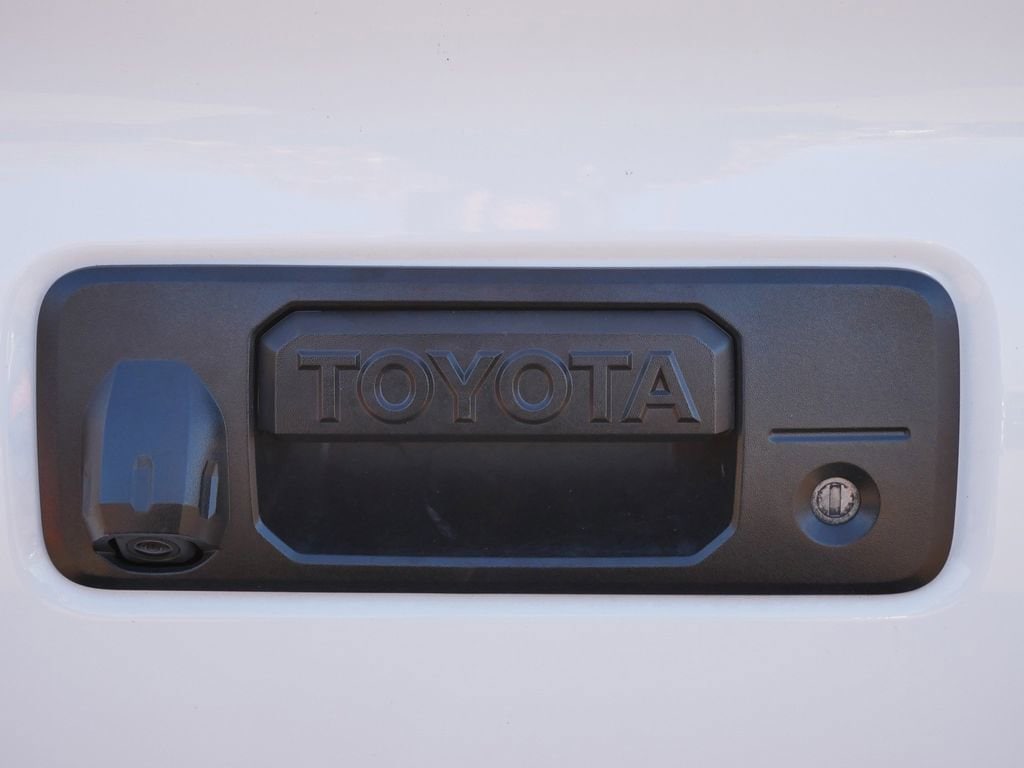 Thumbnail: 2019 Toyota Tacoma - 12