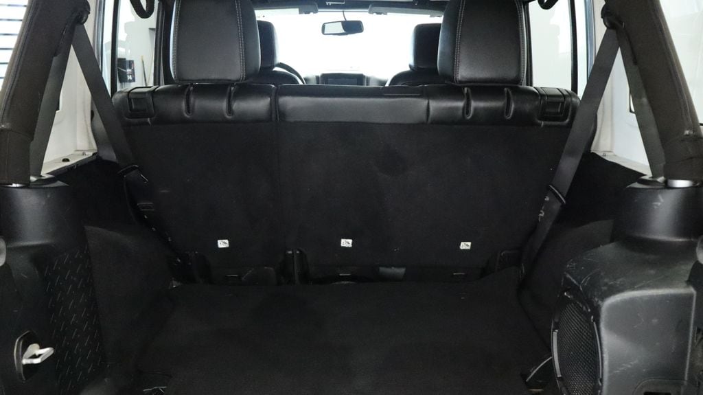 Thumbnail: 2014 Jeep Wrangler - 16