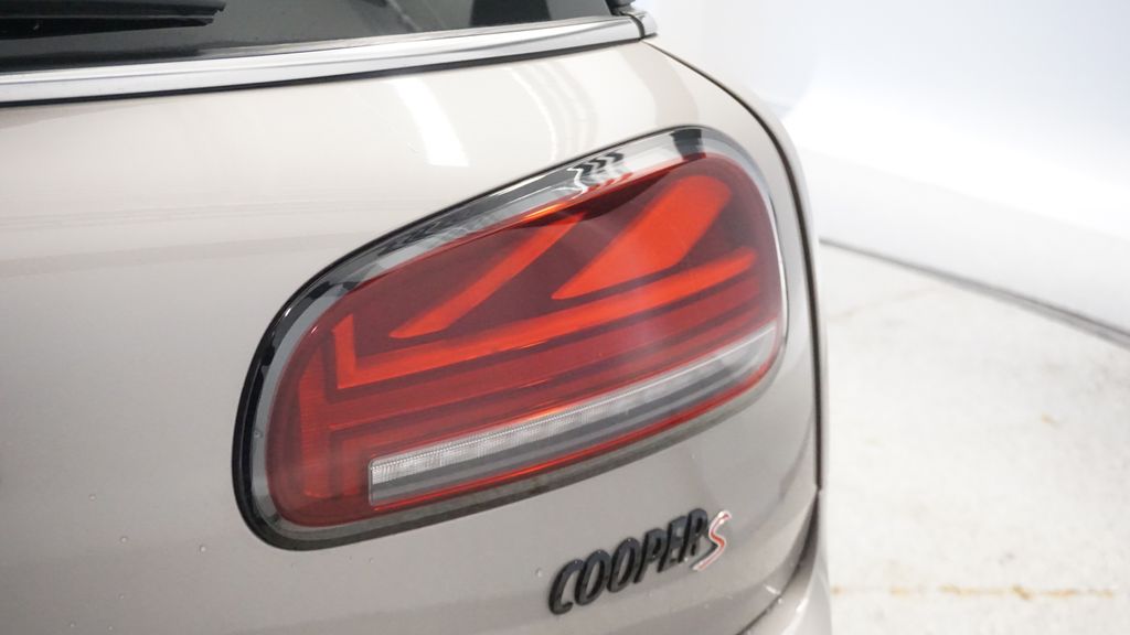 Thumbnail: 2022 MINI Cooper Clubman - 21