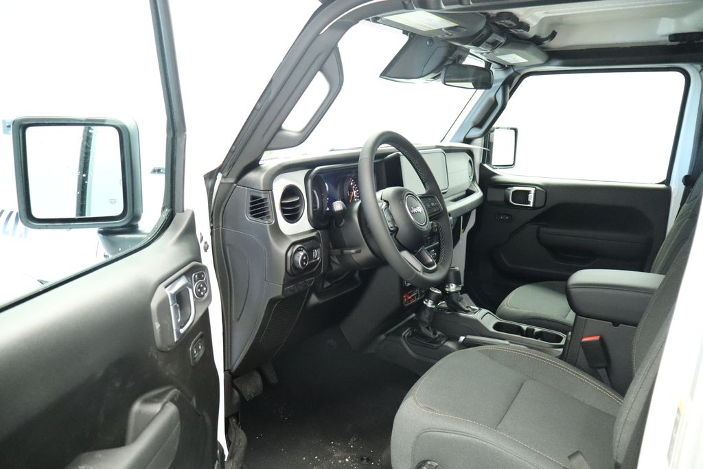 Thumbnail: 2026 Jeep Gladiator - 28