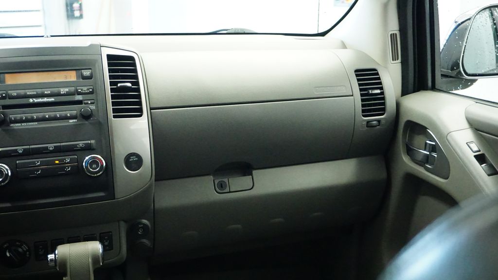 Thumbnail: 2012 Nissan Frontier - 22