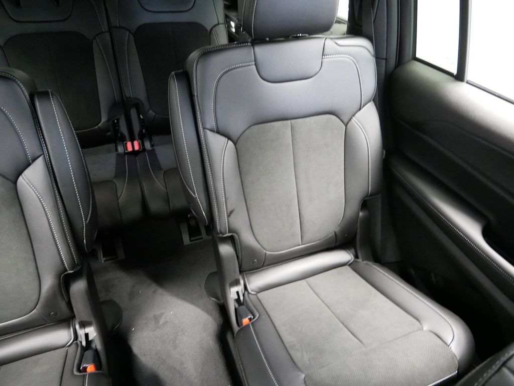 Thumbnail: 2025 Jeep Grand Cherokee L - 23