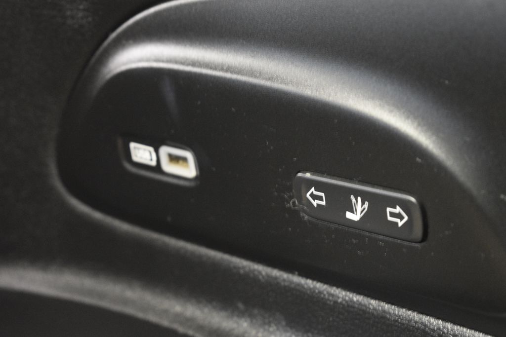 Thumbnail: 2017 Chrysler Pacifica - 22