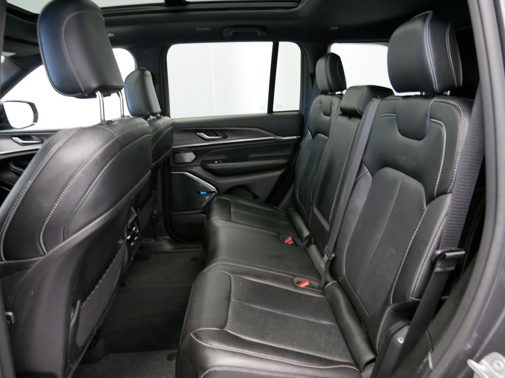 Thumbnail: 2022 Jeep Grand Cherokee - 13