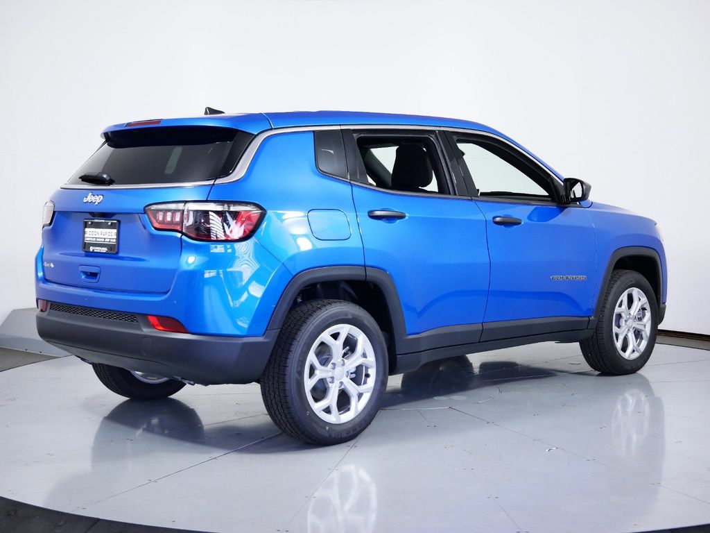 Thumbnail: 2024 Jeep Compass - 8