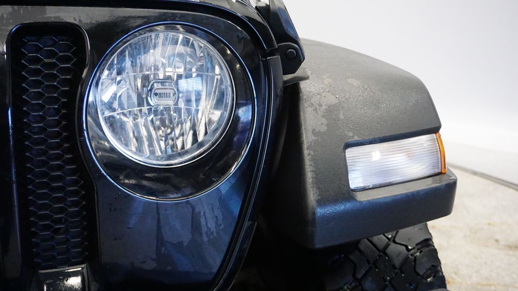 Thumbnail: 2019 Jeep Wrangler - 12