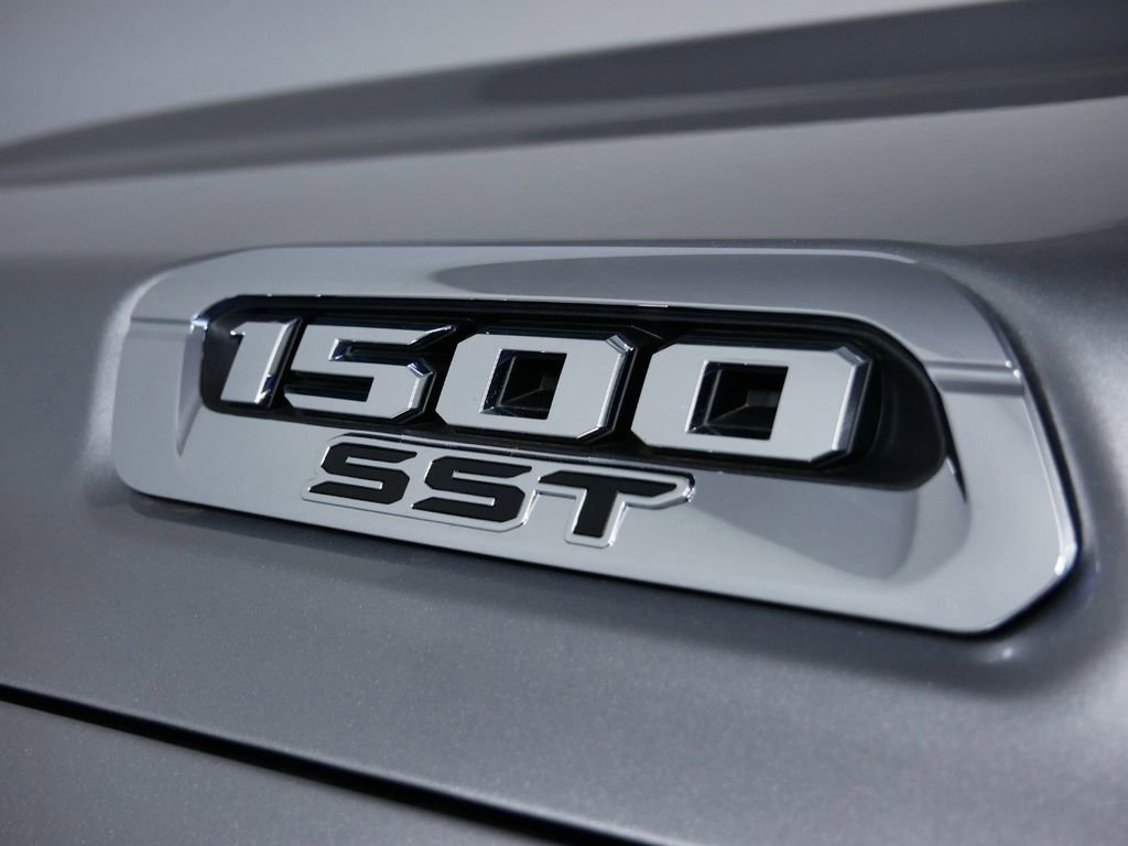 Thumbnail: 2025 RAM 1500 - 18